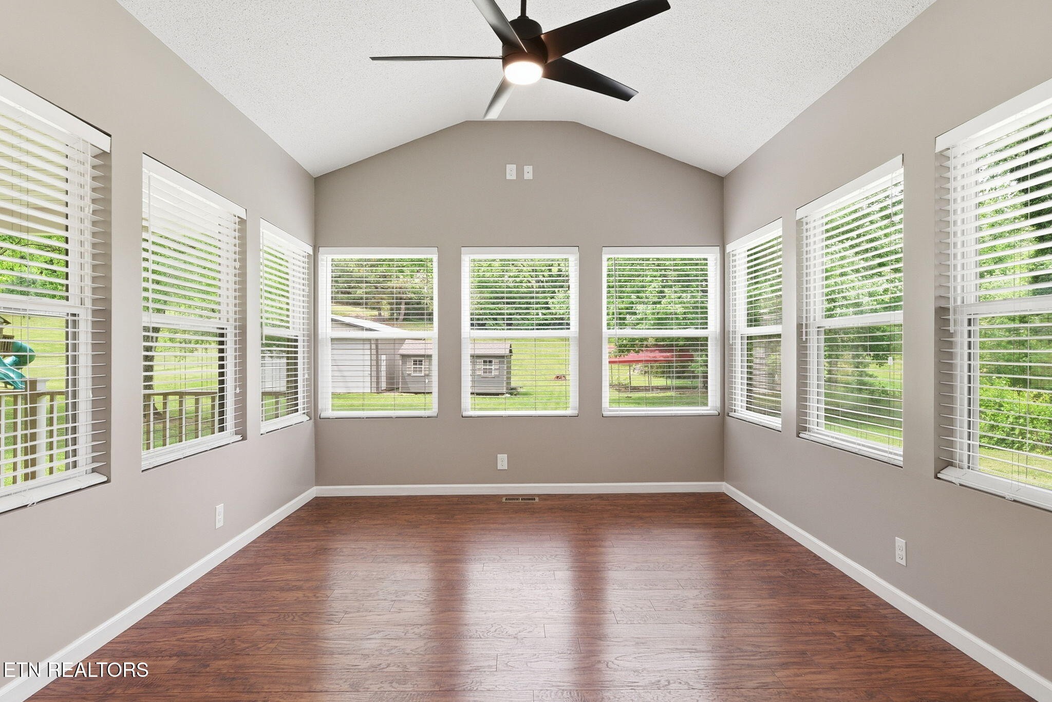 208 Lakeview Lane Oak Ridge, TN 37830 - Photo 14 of 45 Gallery Image 14