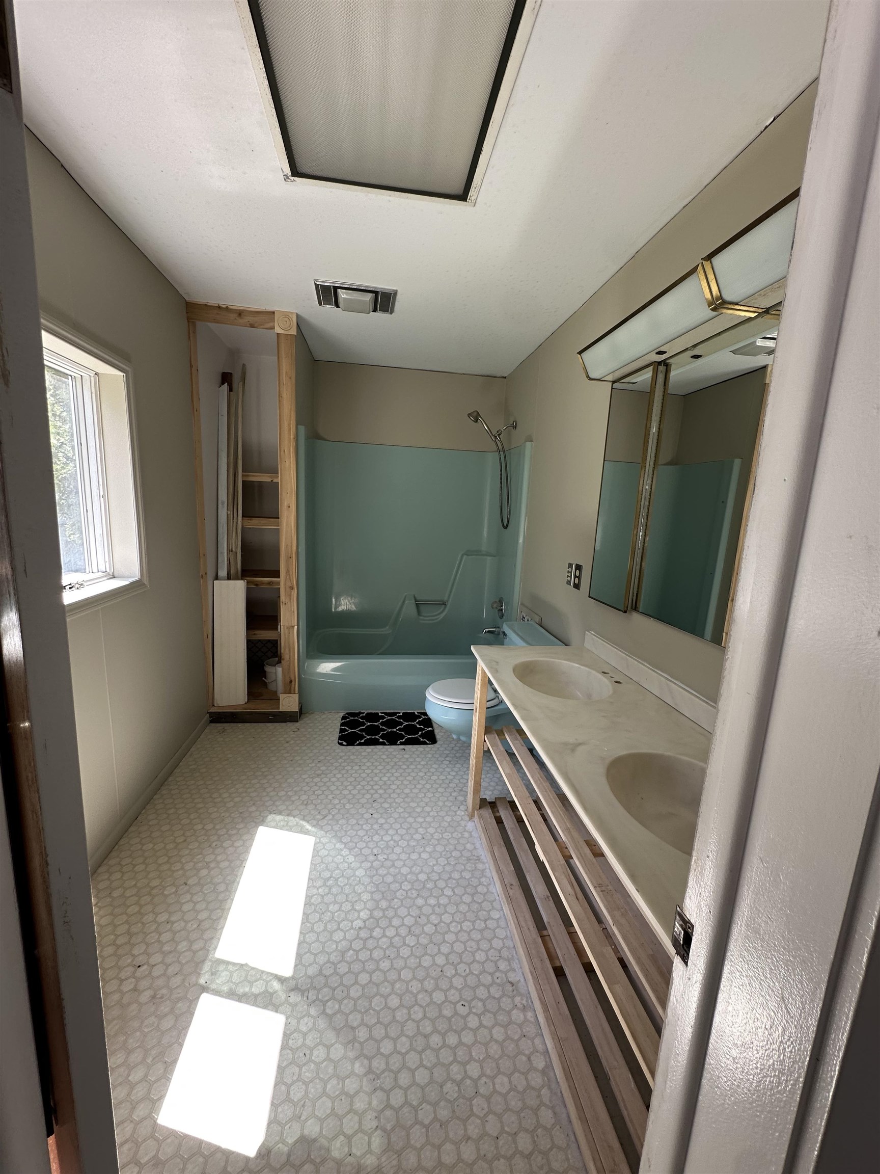 4761 Mick Road Frankfort, MI 49635 - Photo 19 of 34 1933305-ad3deeed-0c6b-41d2-b5a3-ca92bb8f687c.JPG