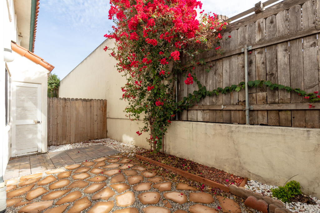 4358 Modoc Road, Unit J Santa Barbara, CA 93110 - Photo 12 of 16 5358_Modoc_J-1663-HDR