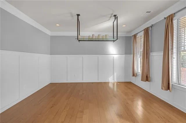 $3,800 | 2048 Village Crest Drive Northwest, Atlanta, GA 30318