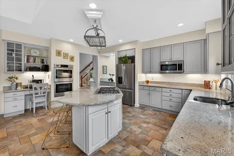 $1,249,000 | 367 Pine Bend Drive, Chesterfield, MO 63005