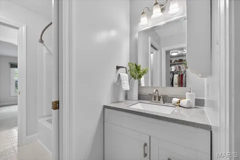 $1,249,000 | 367 Pine Bend Drive, Chesterfield, MO 63005