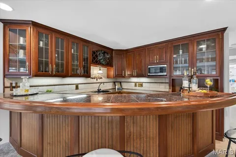 $1,249,000 | 367 Pine Bend Drive, Chesterfield, MO 63005