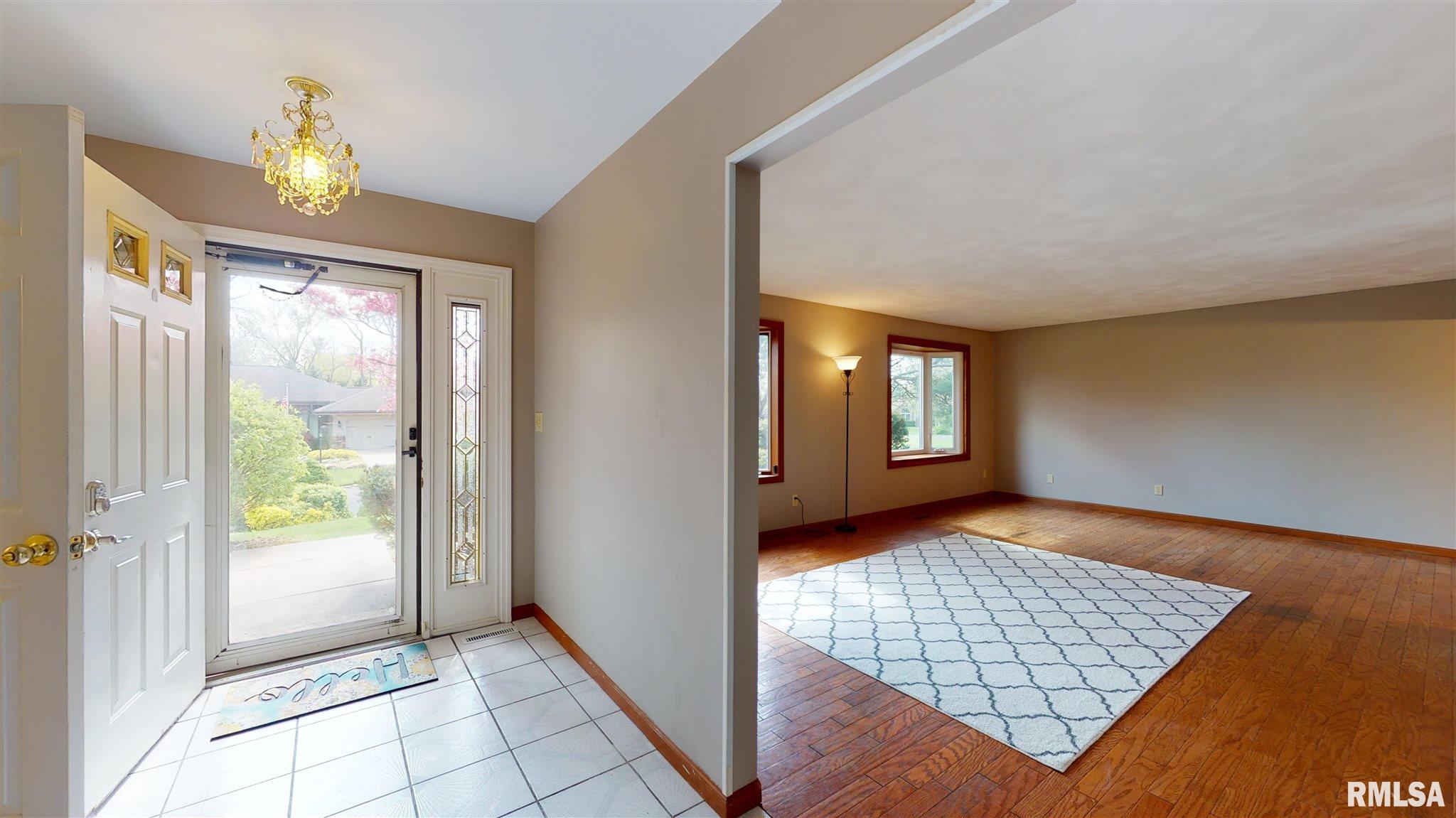 525 West Wolf Road Peoria, IL 61614 - Photo 8 of 44 Gallery Image 8