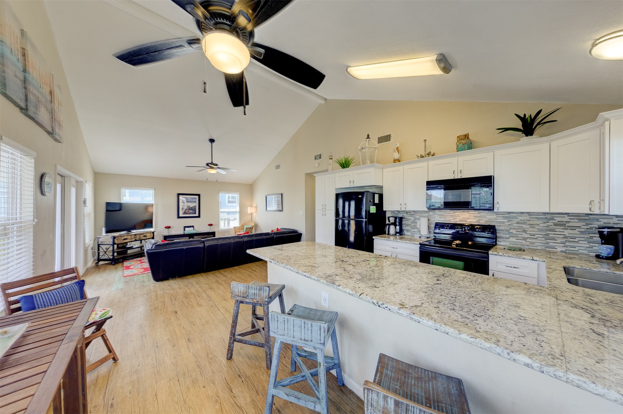 23005 Fresca Street Galveston, TX 77554 - Photo 14 of 37