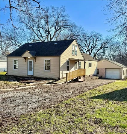 $1,700 | 56 Pine Trail, Fairview Heights, IL 62208