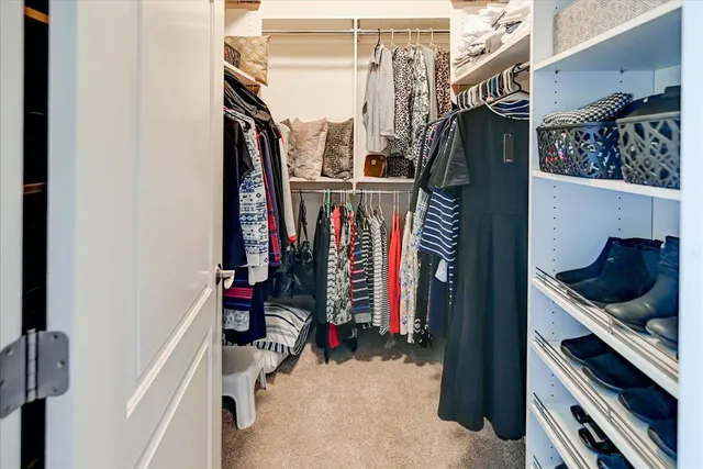 $799,900 | N35W23701 Auburn Court, Unit 1, Pewaukee, WI 53072