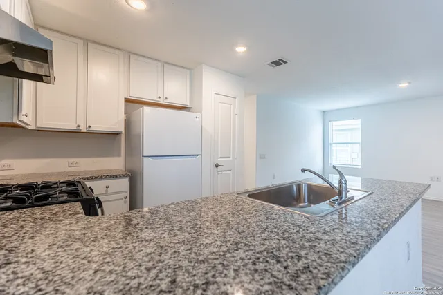 $1,350 | 4439 Zoe Pass, San Antonio, TX 78222