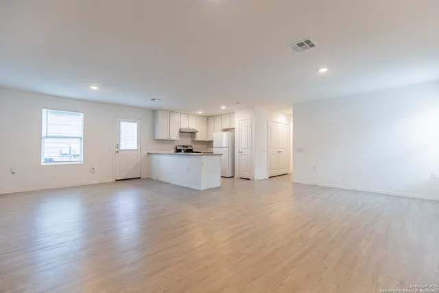 $1,350 | 4439 Zoe Pass, San Antonio, TX 78222