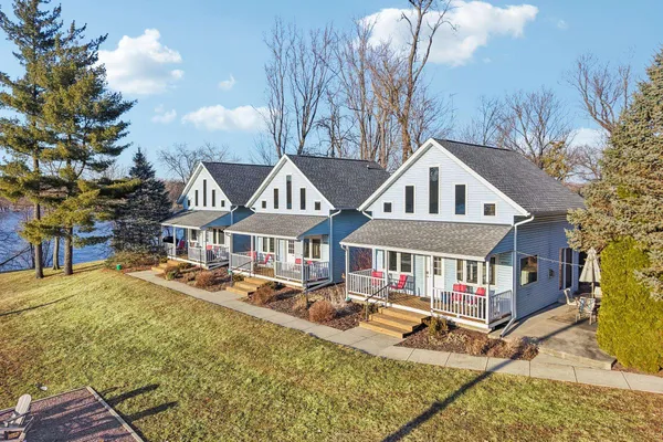 $775,000 | W9348-w9352 County Road, Poynette, WI 53955