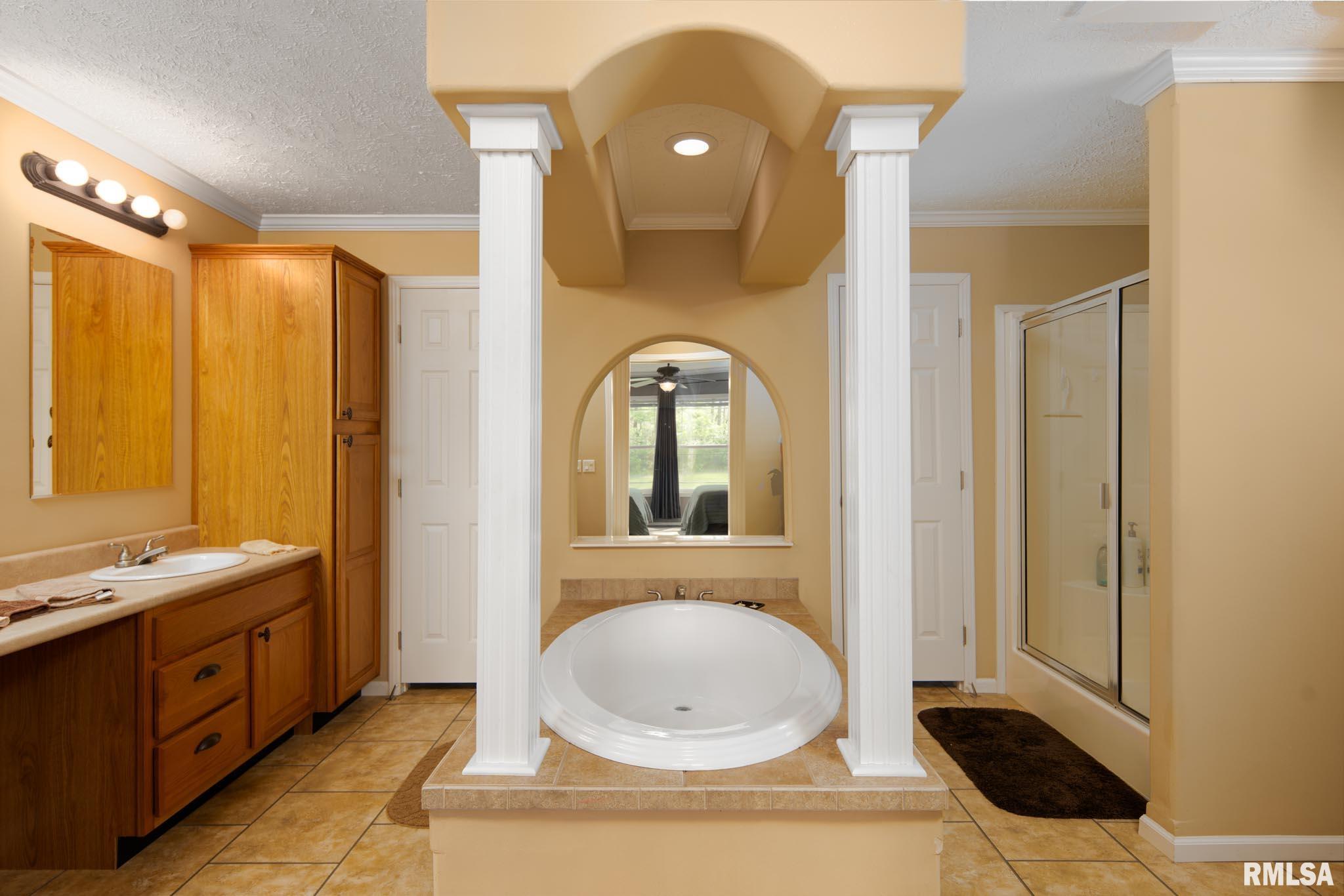1645 Indian Point Road Vienna, IL 62995 - Photo 14 of 40