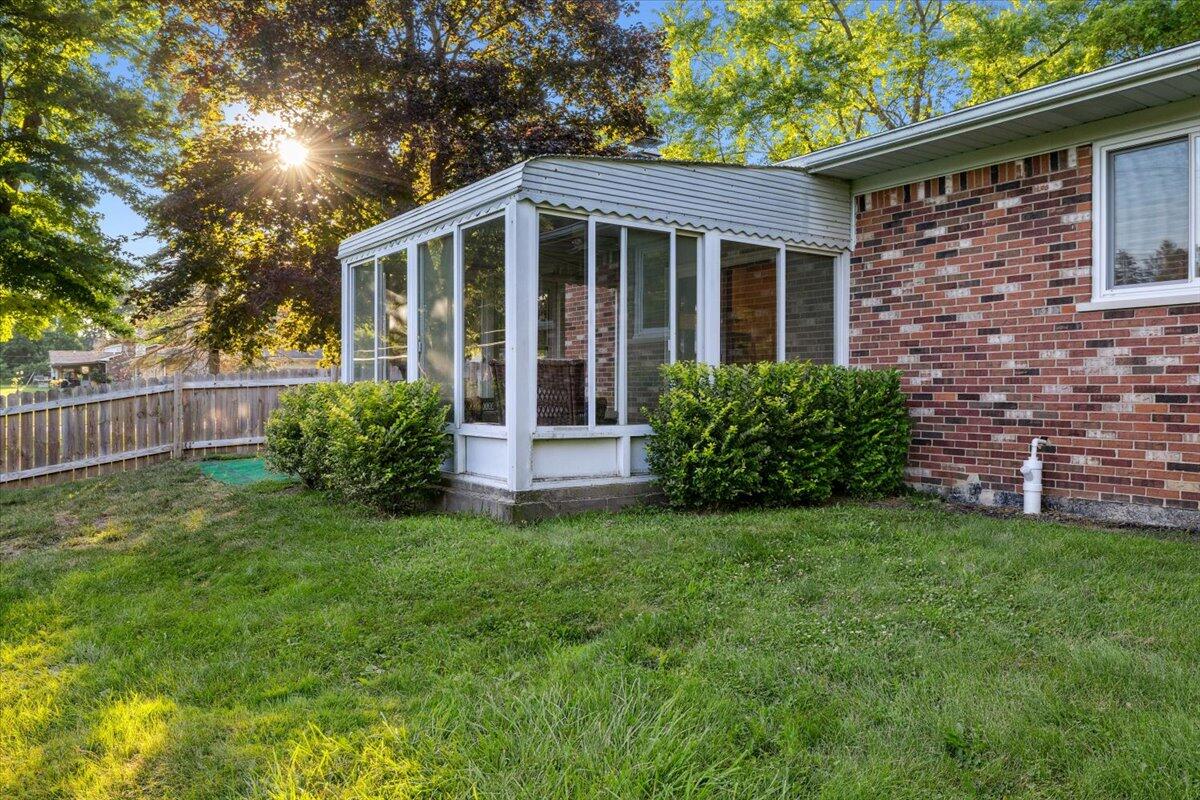 8572 Lee Road Brighton, MI 48116 - Photo 11 of 34 11-8572 Lee-51