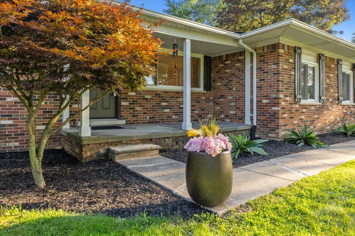 8572 Lee Road Brighton, MI 48116 - Photo 12 of 34 12-8572 Lee-56
