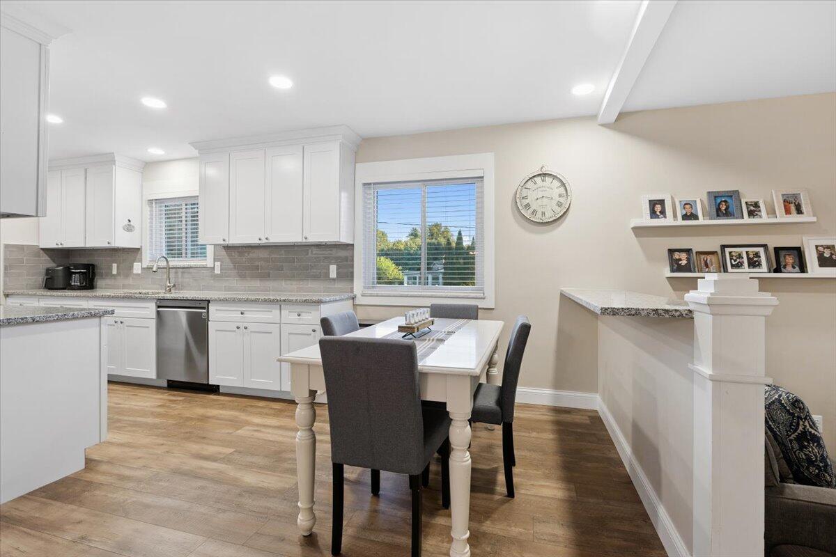 8572 Lee Road Brighton, MI 48116 - Photo 21 of 34 21-8572 Lee-101