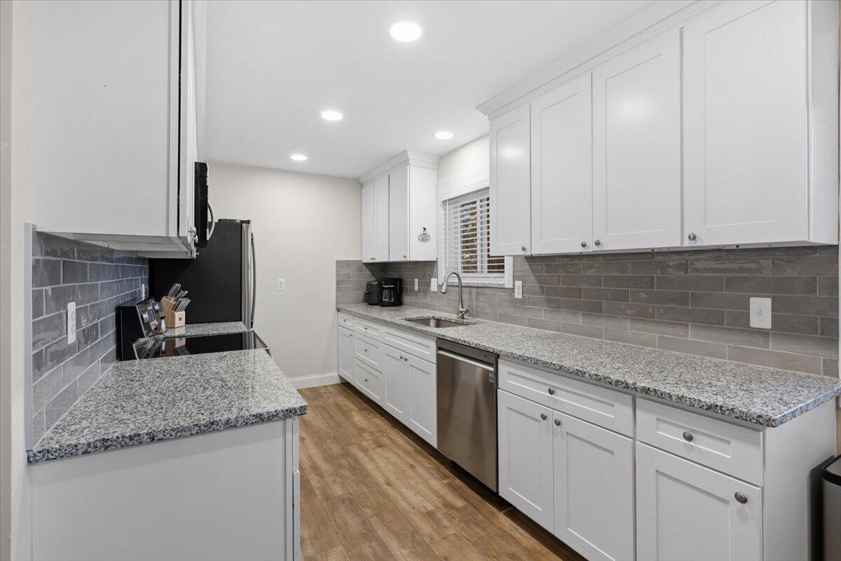 8572 Lee Road Brighton, MI 48116 - Photo 23 of 34 23-8572 Lee-111