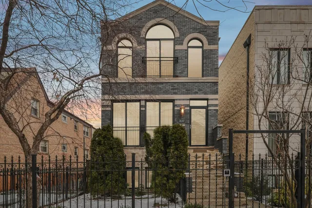 $1,285,000 | 3137 North Spaulding Avenue, Chicago, IL 60618