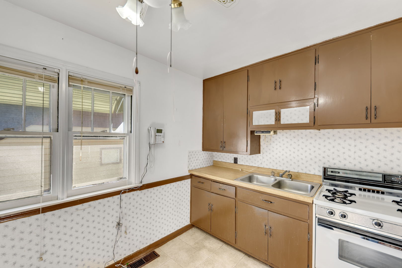 640 South McKinley Avenue Kankakee, IL 60901 - Photo 7 of 16