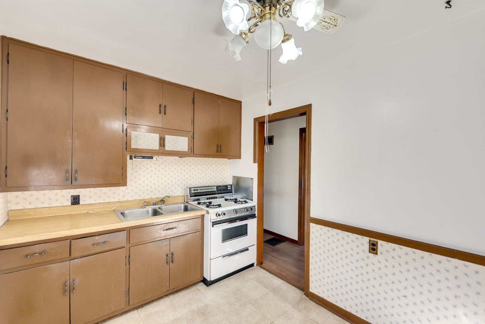 640 South McKinley Avenue Kankakee, IL 60901 - Photo 8 of 16