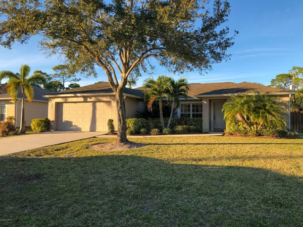 $1,900 | 347 Americana Boulevard Northeast, Palm Bay, FL 32907