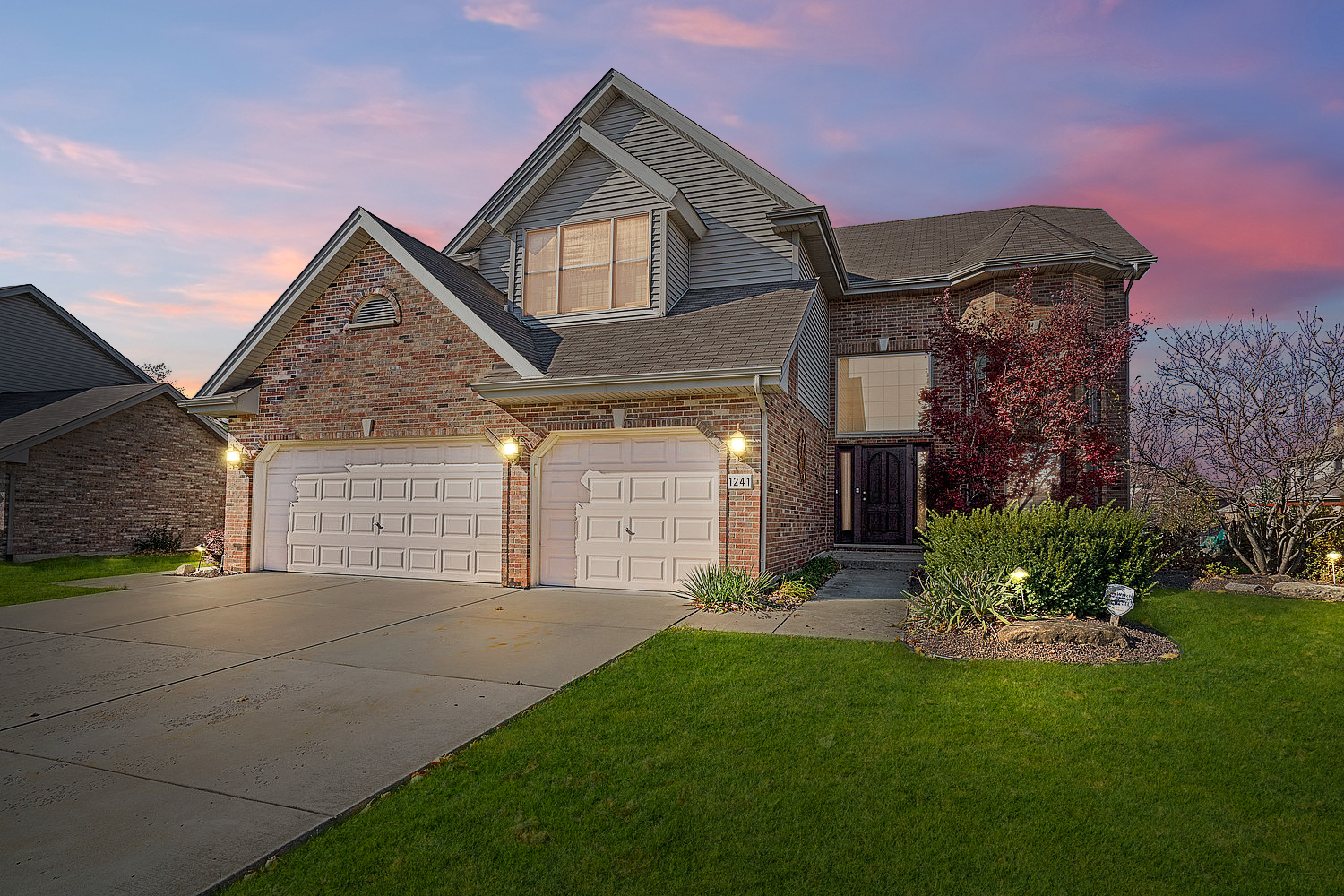 1241 Covington Drive Lemont, IL 60439 - Photo 3 of 33