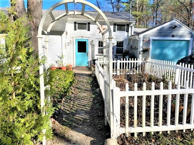 19 Hope Road Henniker, NH 03242 - Photo 4 of 40
