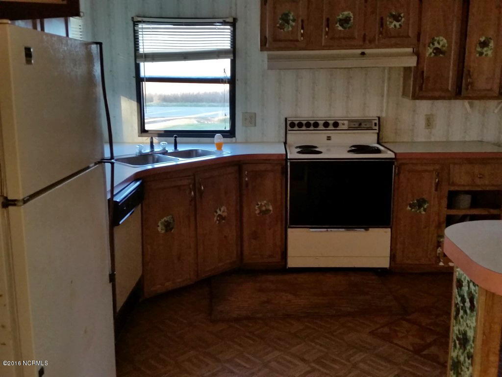 2444 McCaskey Road Williamston, NC 27892 - Photo 11 of 27 25 KITCHEN