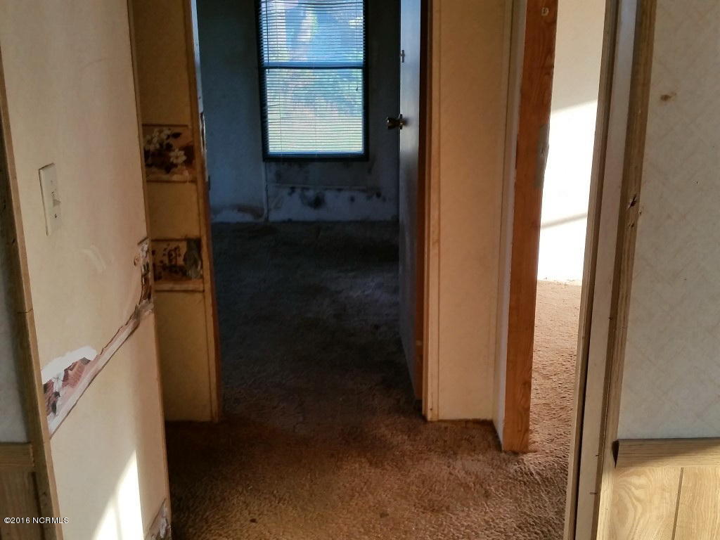 2444 McCaskey Road Williamston, NC 27892 - Photo 14 of 27 30 HALL