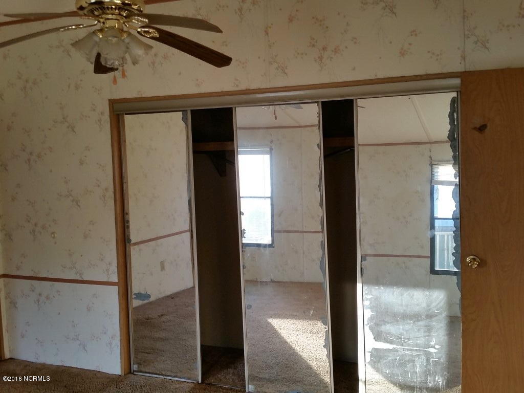 2444 McCaskey Road Williamston, NC 27892 - Photo 17 of 27 33 MASTER BEDROOM