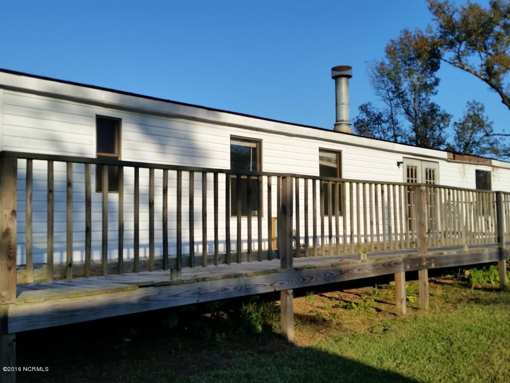 2444 McCaskey Road Williamston, NC 27892 - Photo 4 of 27 13 REAR DECK