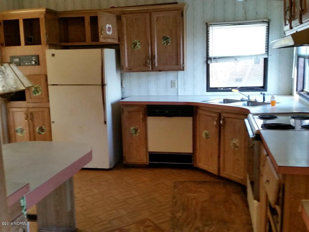 2444 McCaskey Road Williamston, NC 27892 - Photo 8 of 27 22 KITCHEN