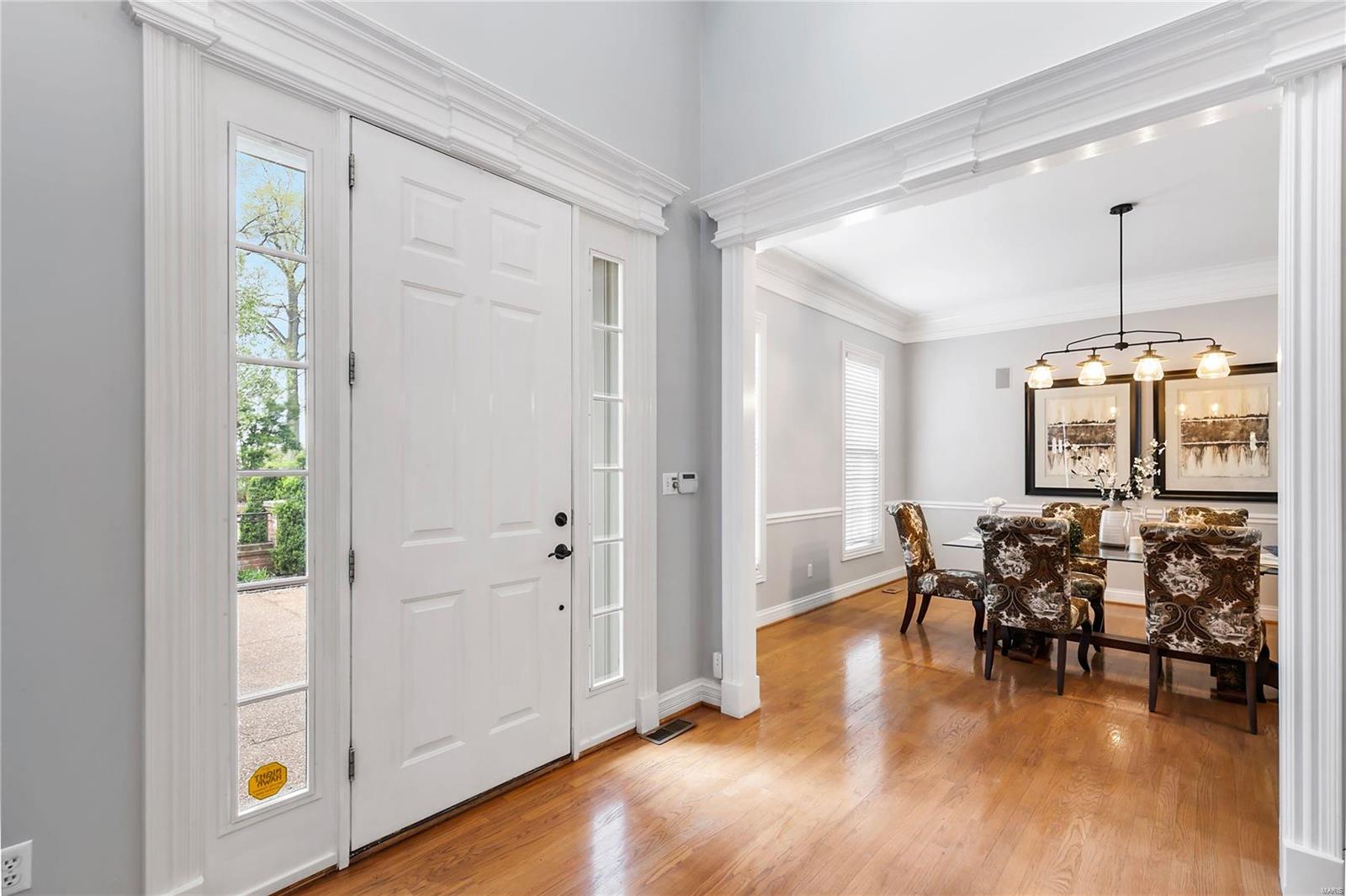 9033 Clayton Road Ladue, MO 63124 - Photo 2 of 31 Gallery Image 2