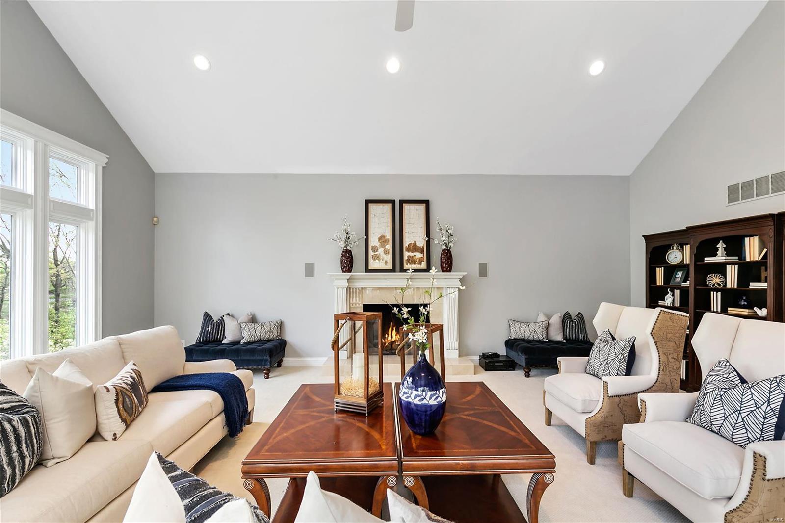 9033 Clayton Road Ladue, MO 63124 - Photo 13 of 31 Gallery Image 13