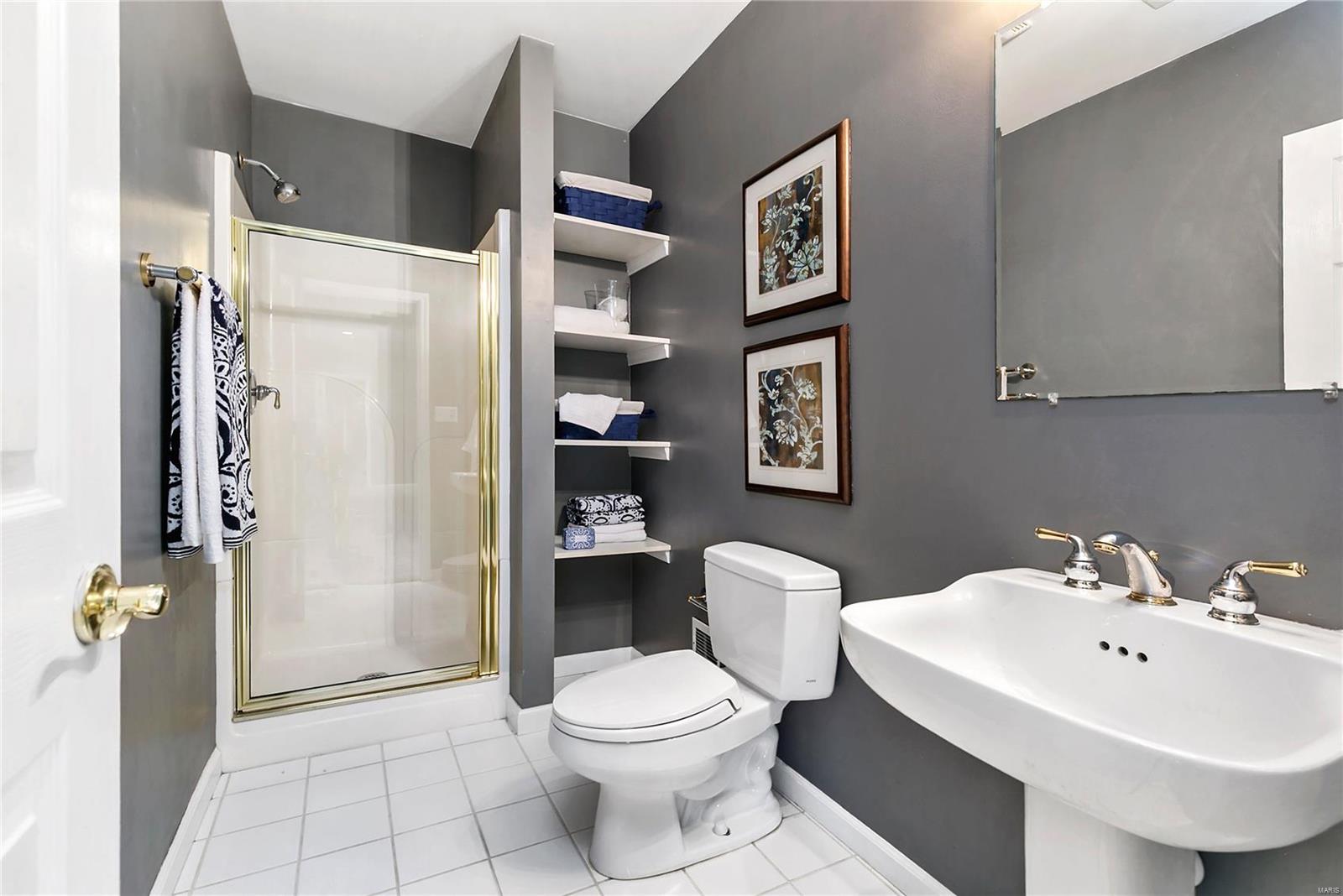 9033 Clayton Road Ladue, MO 63124 - Photo 24 of 31 Gallery Image 24