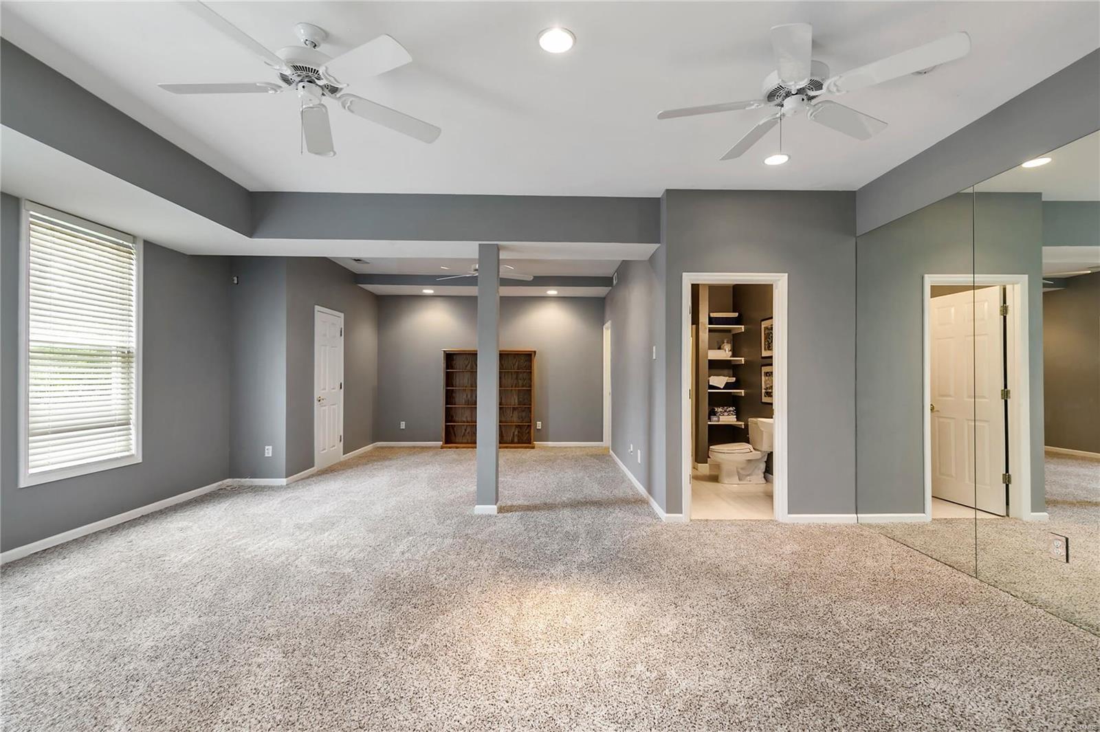 9033 Clayton Road Ladue, MO 63124 - Photo 26 of 31 Gallery Image 26