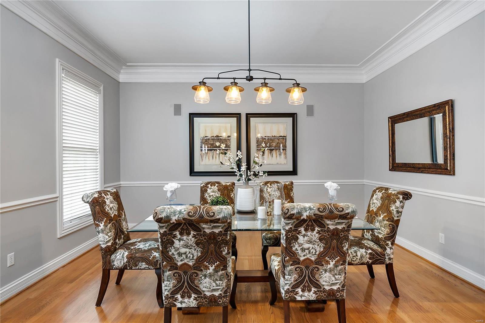 9033 Clayton Road Ladue, MO 63124 - Photo 4 of 31 Gallery Image 4