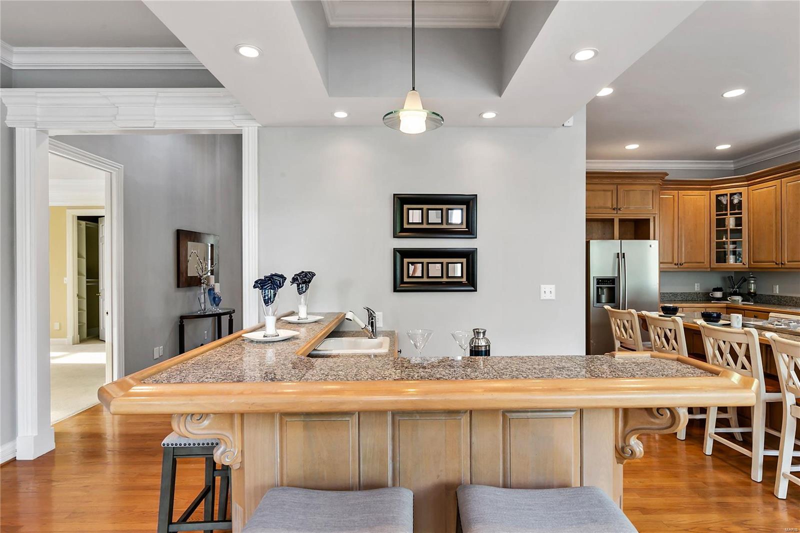 9033 Clayton Road Ladue, MO 63124 - Photo 8 of 31 Gallery Image 8