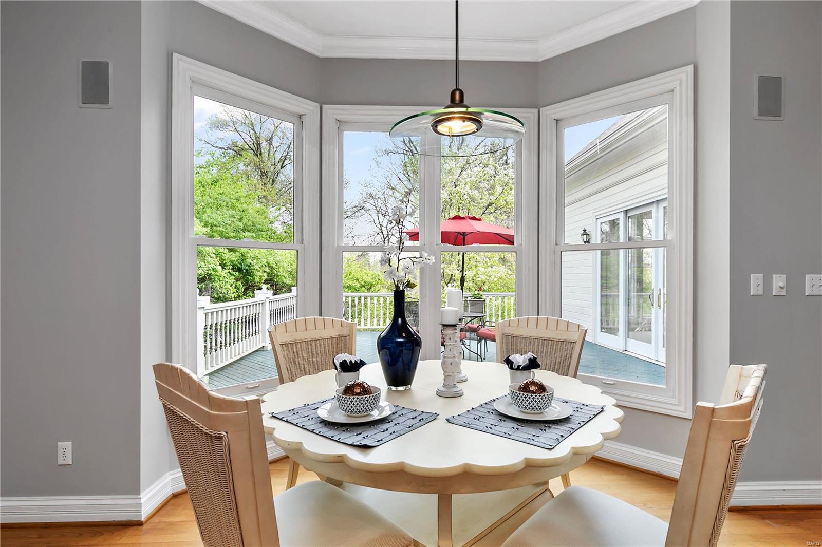 9033 Clayton Road Ladue, MO 63124 - Photo 9 of 31 Gallery Image 9