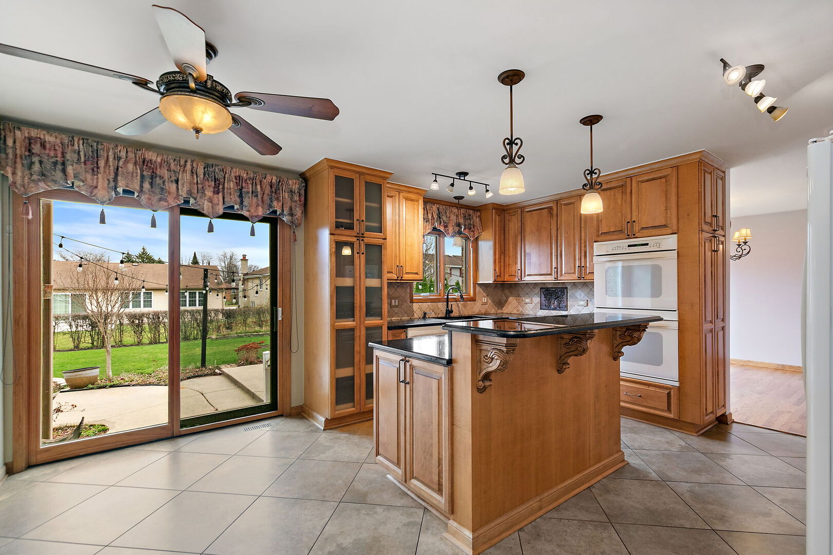 1133 Thatcher Lane Addison, IL 60101 - Photo 11 of 39