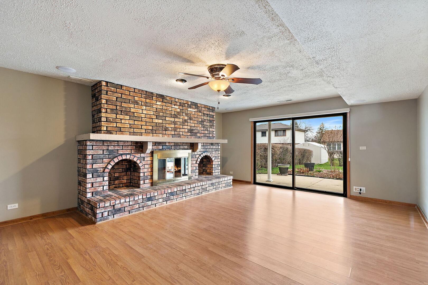 1133 Thatcher Lane Addison, IL 60101 - Photo 14 of 39