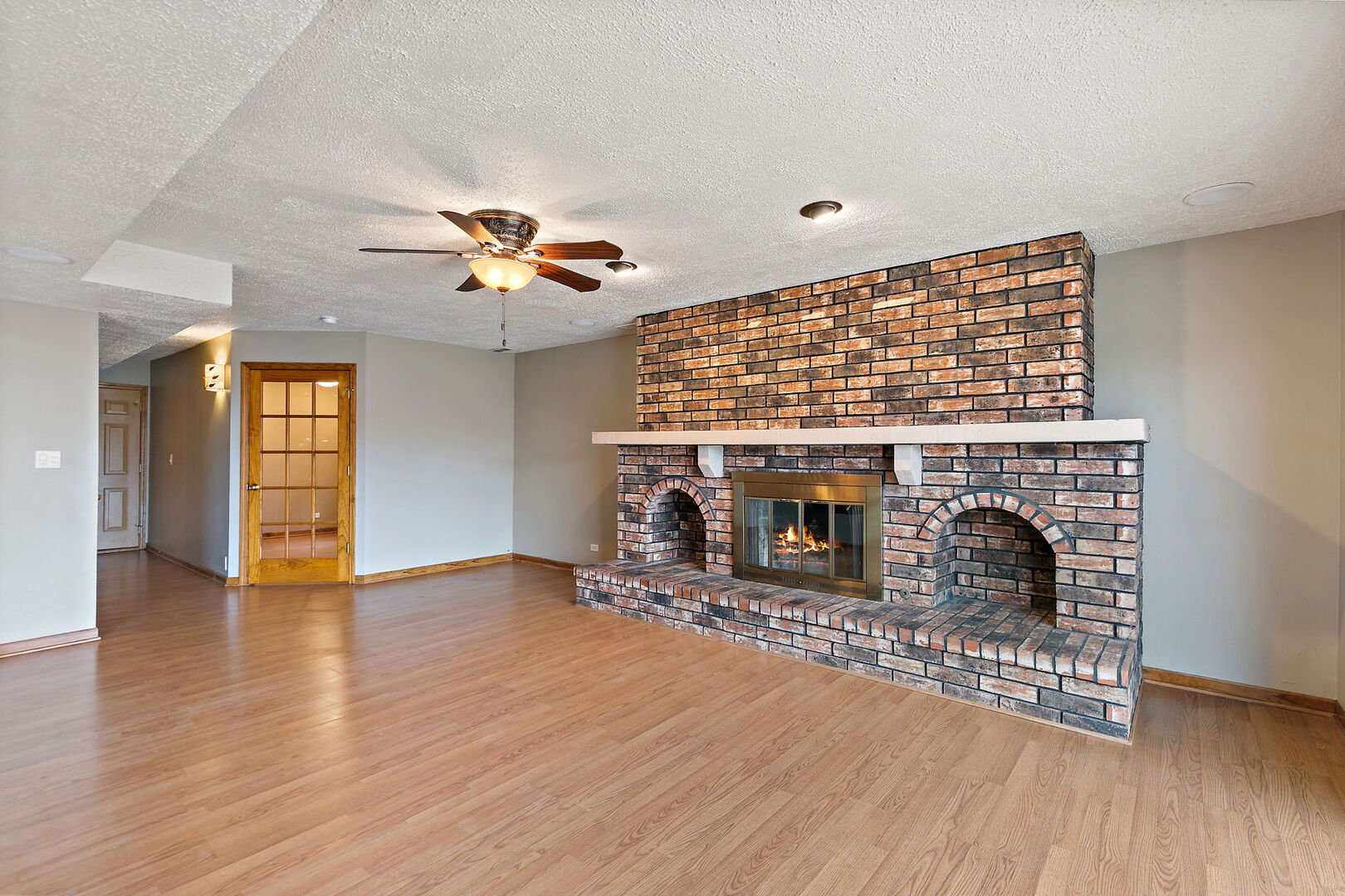 1133 Thatcher Lane Addison, IL 60101 - Photo 17 of 39