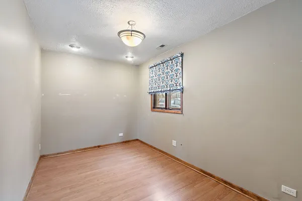 $599,999 | 1133 Thatcher Lane, Addison, IL 60101