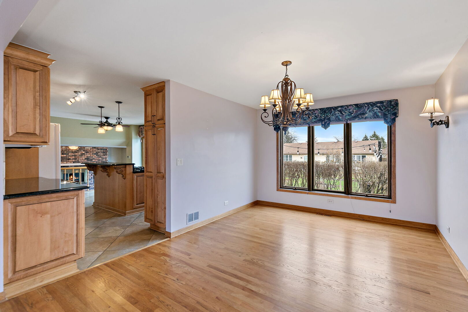 1133 Thatcher Lane Addison, IL 60101 - Photo 8 of 39