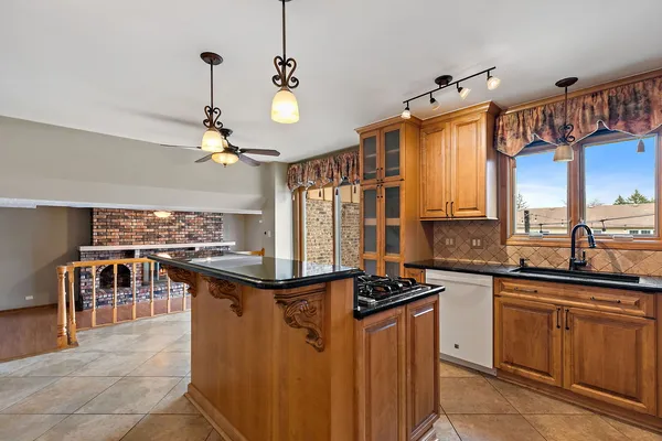 $599,999 | 1133 Thatcher Lane, Addison, IL 60101