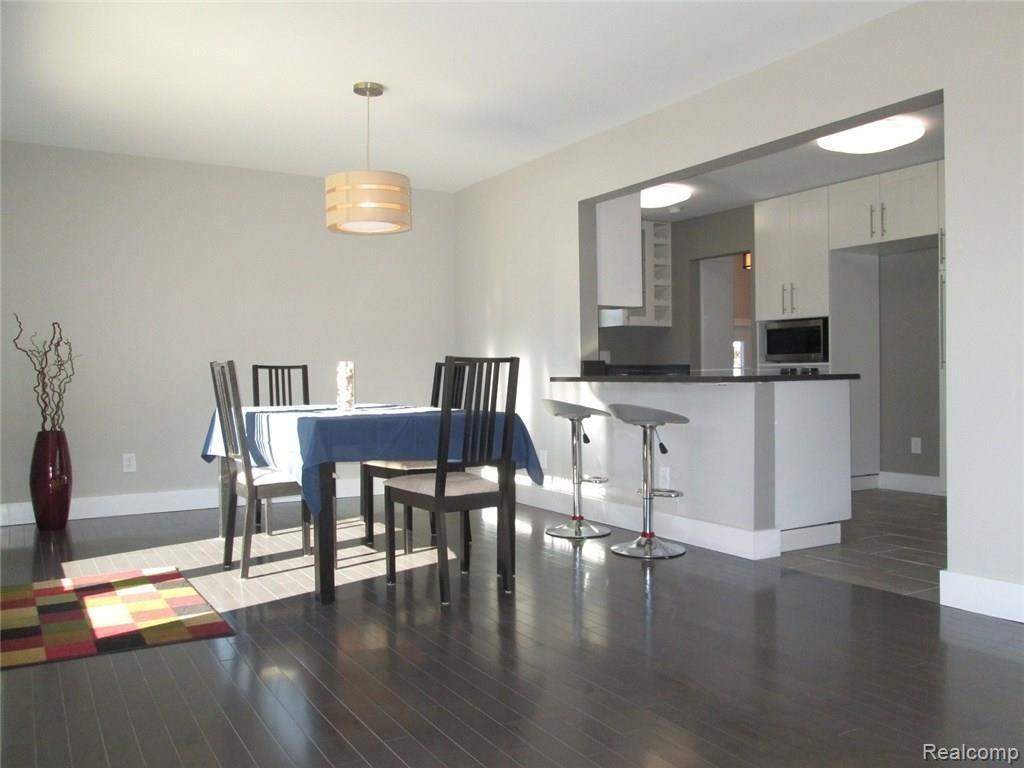 1891 Oxford Road Berkley, MI 48072 - Photo 4 of 27 oxford-dr1.jpg