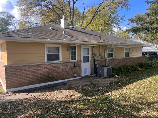 $195,000 | 7 Monee Court, Park Forest, IL 60466