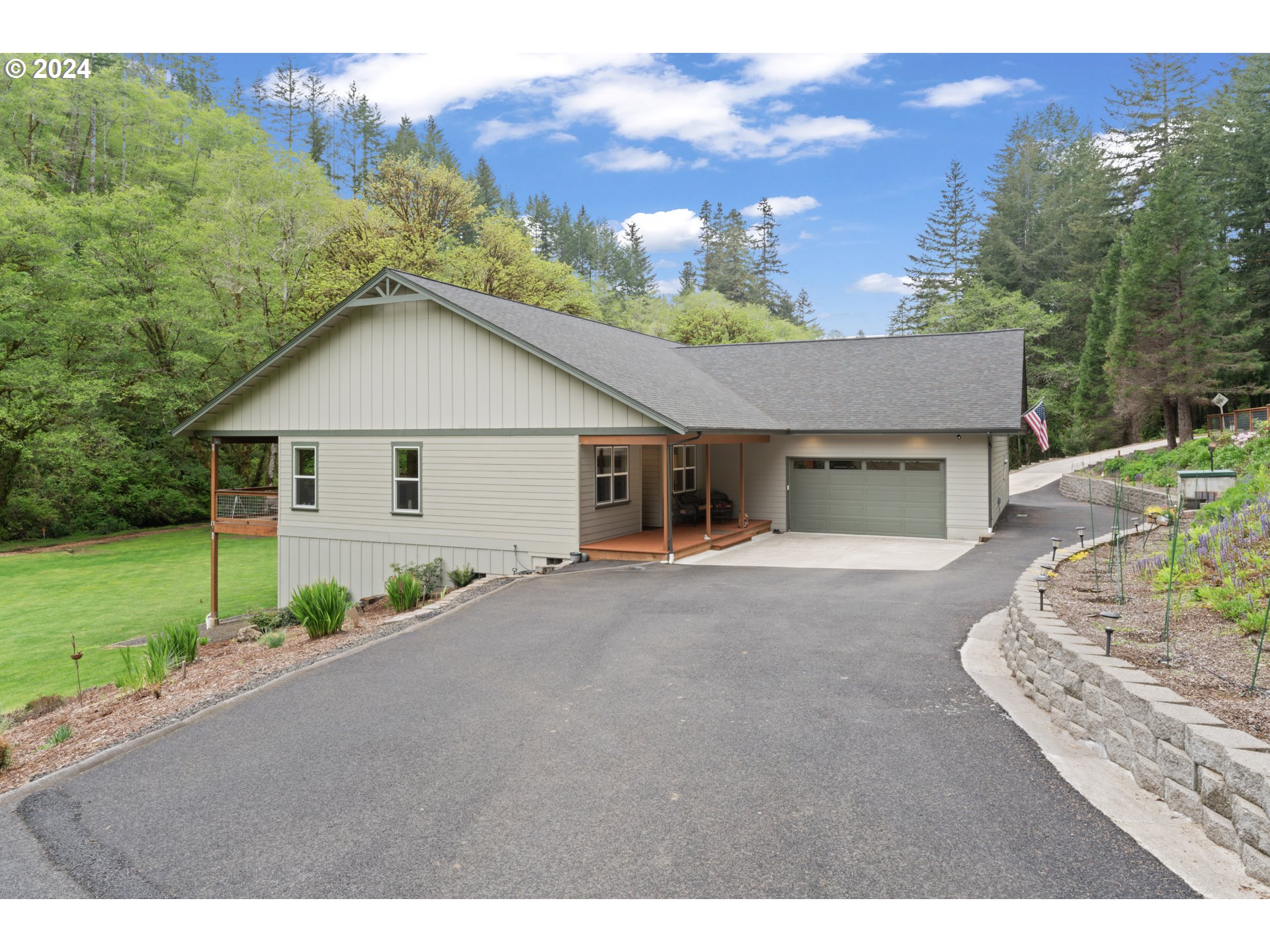 9348 North Fork Siuslaw Road Florence, OR 97439 - Photo 3 of 48 Gallery Image 3