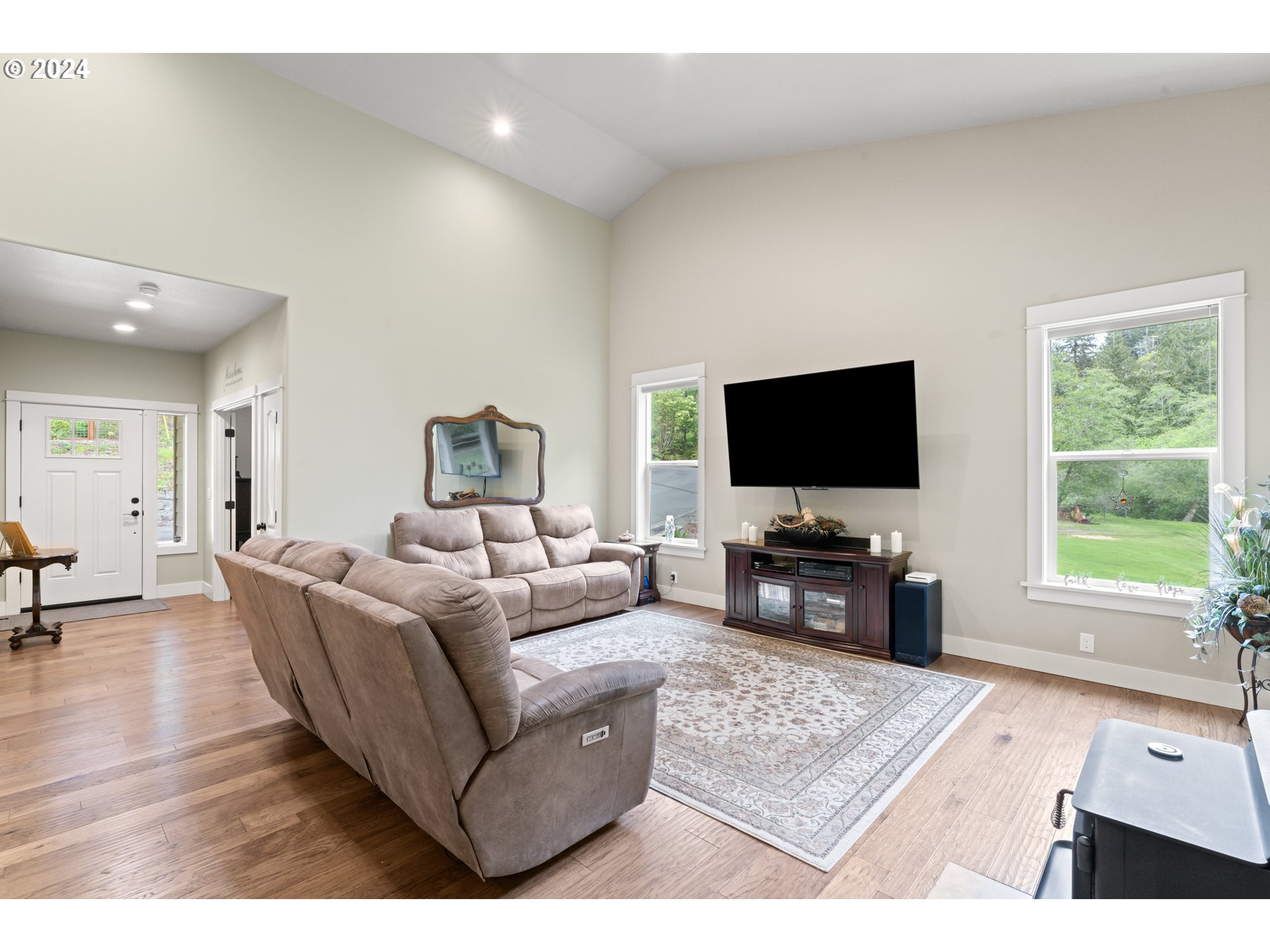 9348 North Fork Siuslaw Road Florence, OR 97439 - Photo 7 of 48 Gallery Image 7