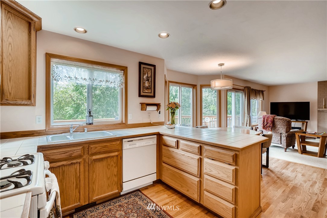 1718 226th Place Southwest Bothell, WA 98021 - Photo 7 of 25