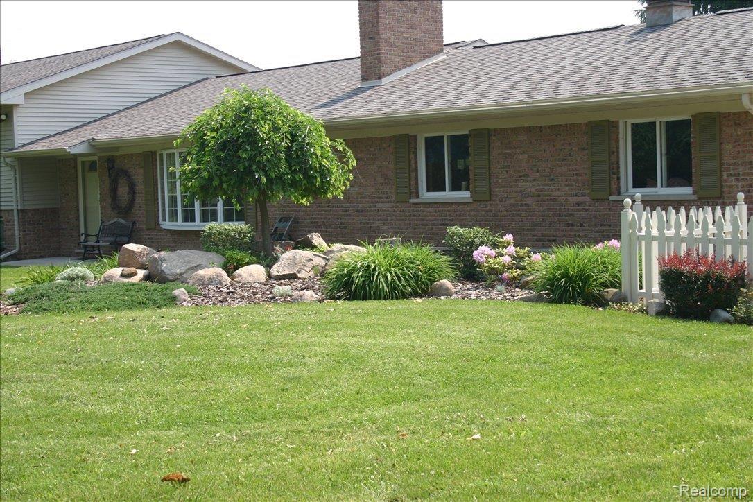 5214 General Squier Road Dryden, MI 48428 - Photo 1 of 12 Front closeup