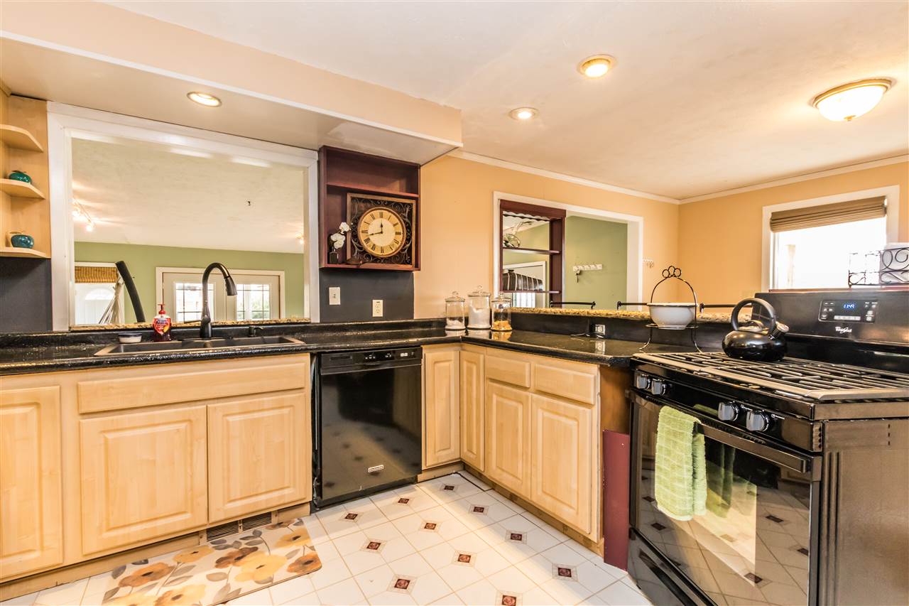 218 Edgewood Road Eureka, IL 61530 - Photo 9 of 36 Gallery Image 9